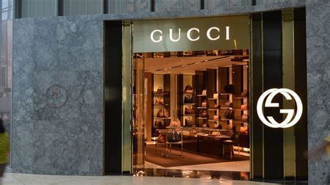 quanto prende un commesso da gucci|Lo stipendio di un commesso Gucci, ecco quanto guadagna.